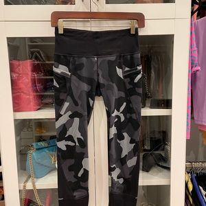 🌟2🌟 pairs of Athleta leggings